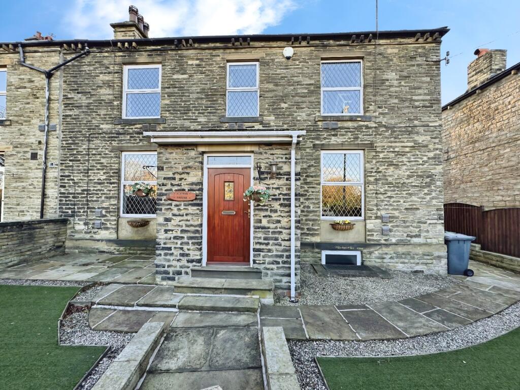 Main image of property: Snelsins Lane, Cleckheaton, BD19