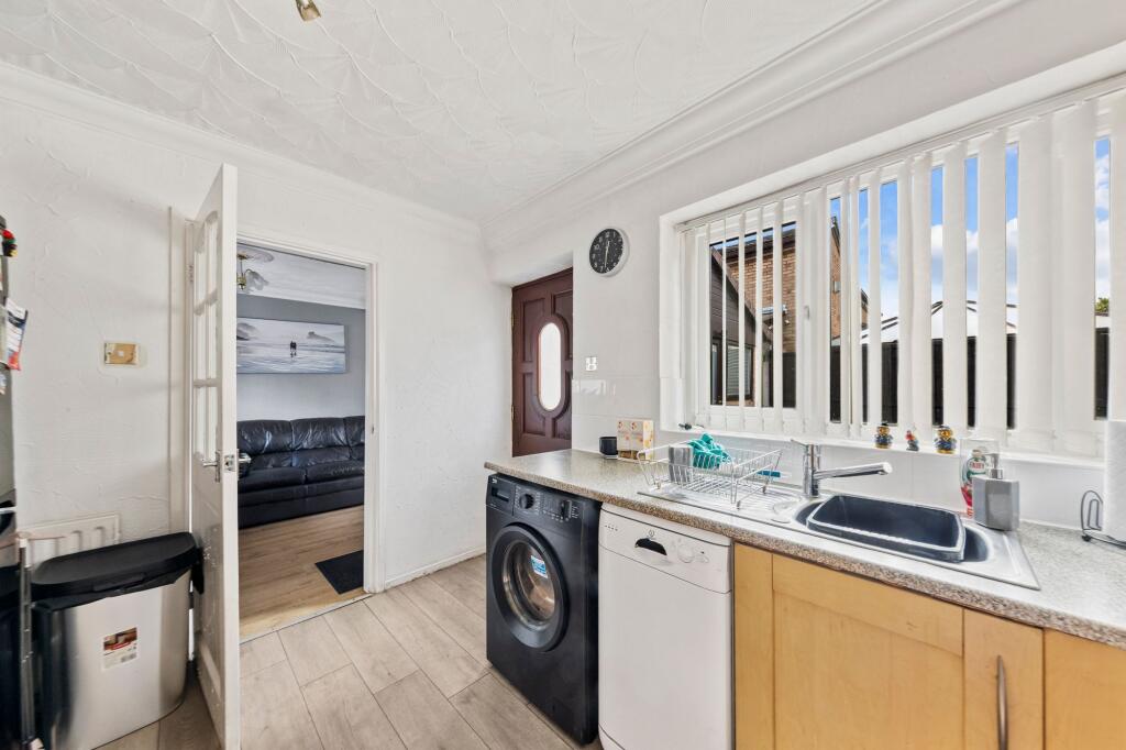 House in Leigh, Bedford - More