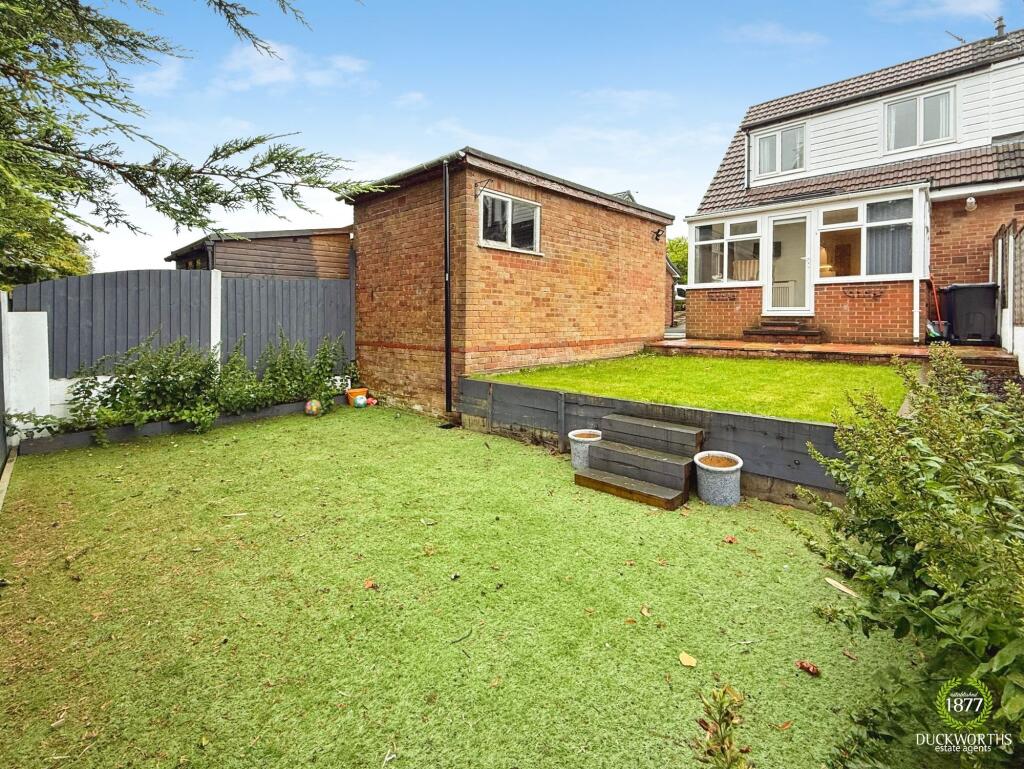 Horning Crescent, Burnley, BB10 photo 5