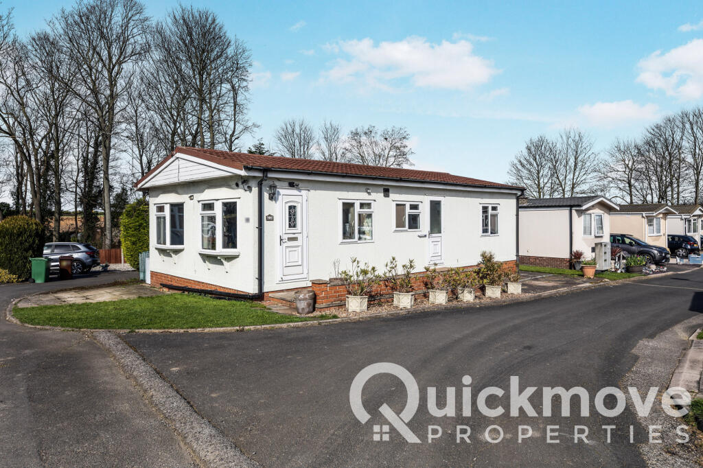 2-bed caravan on Pontefract, Yorkshire, WF8, £70,000