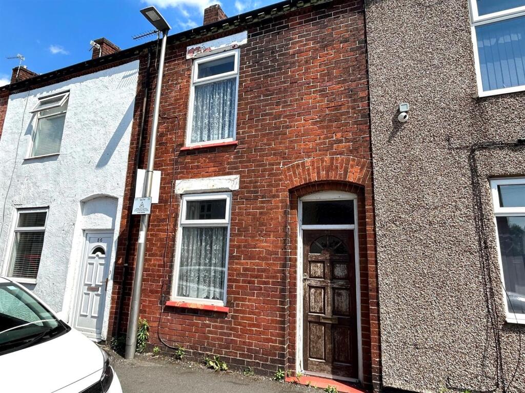 2-bed terraced on Glebe Street, Leigh, £85,000