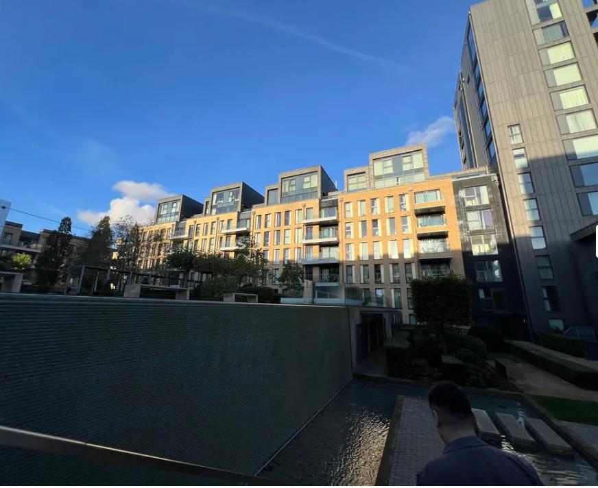 2-bed flat on Central Avenue, London, SW6, £1,050,000
