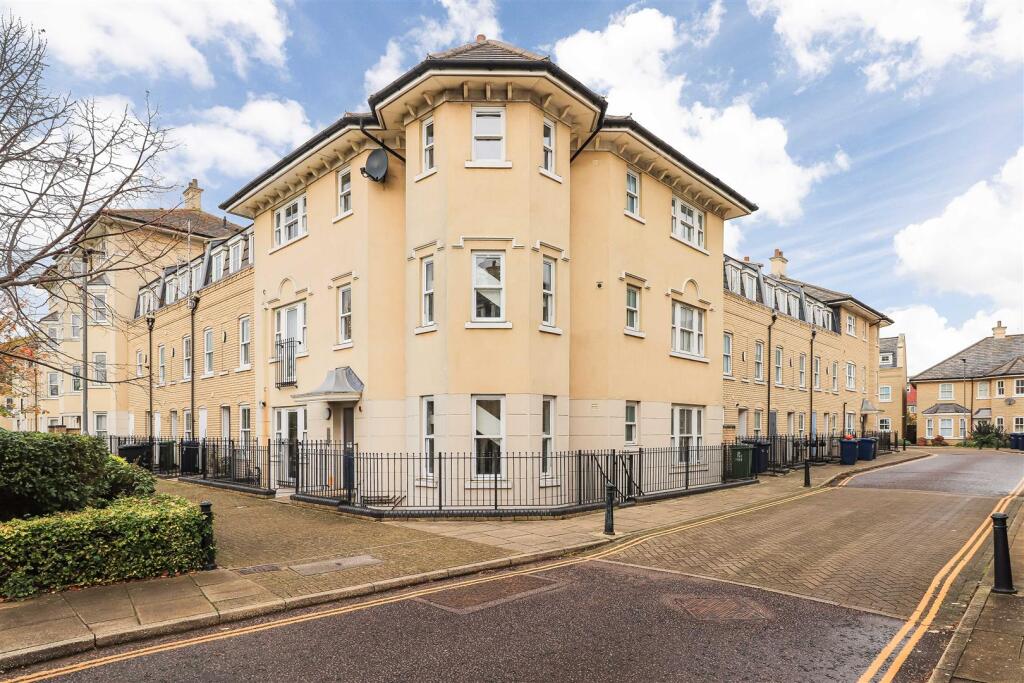Main image of property: St. Matthews Gardens, Cambridge