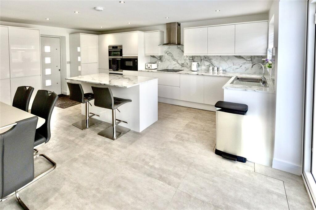 Upperwood Road, Darfield, Barnsley, S73 photo 2