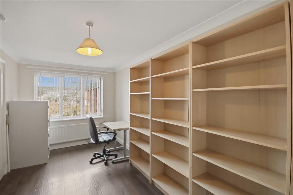 House in Chesterfield, Hasland Hall Park, Spital - View 4