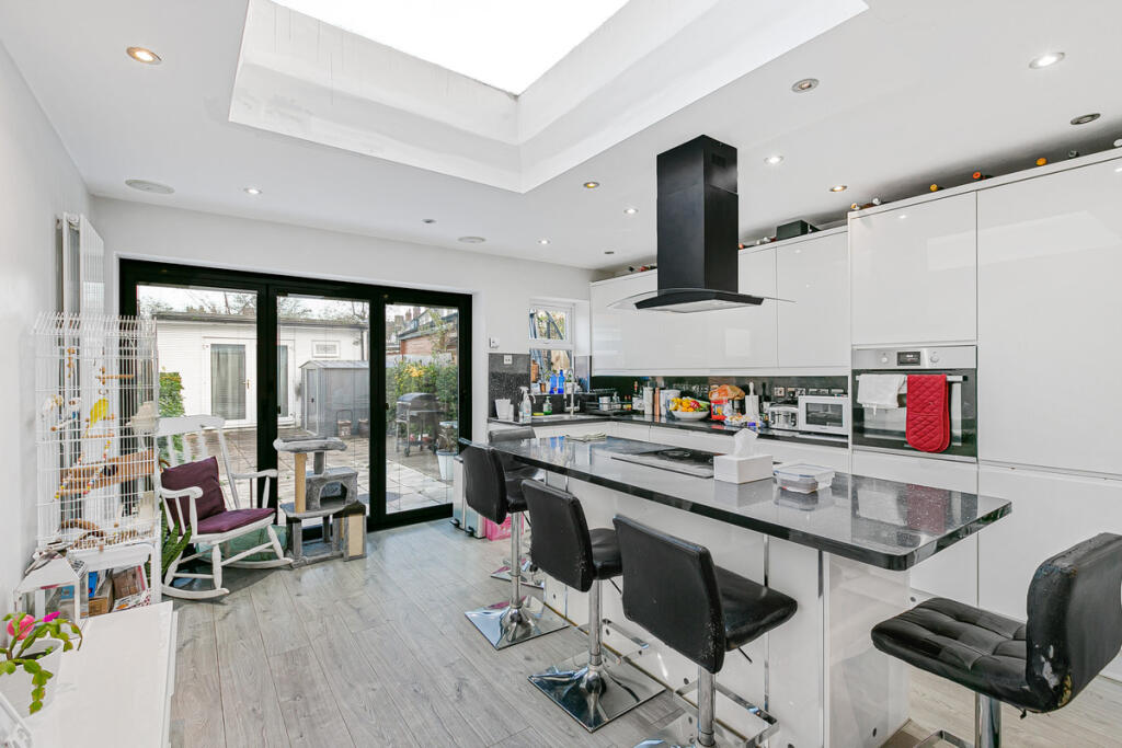 Grove Road, Mitcham, CR4 - View 3