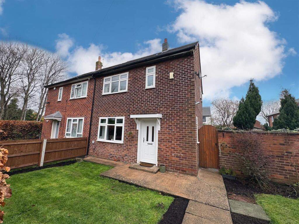 2-bed semi-detached on Marsett Walk, Manchester, £225,000