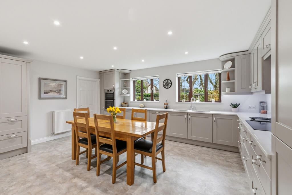 House in Rugby, Warwickshire - View 6
