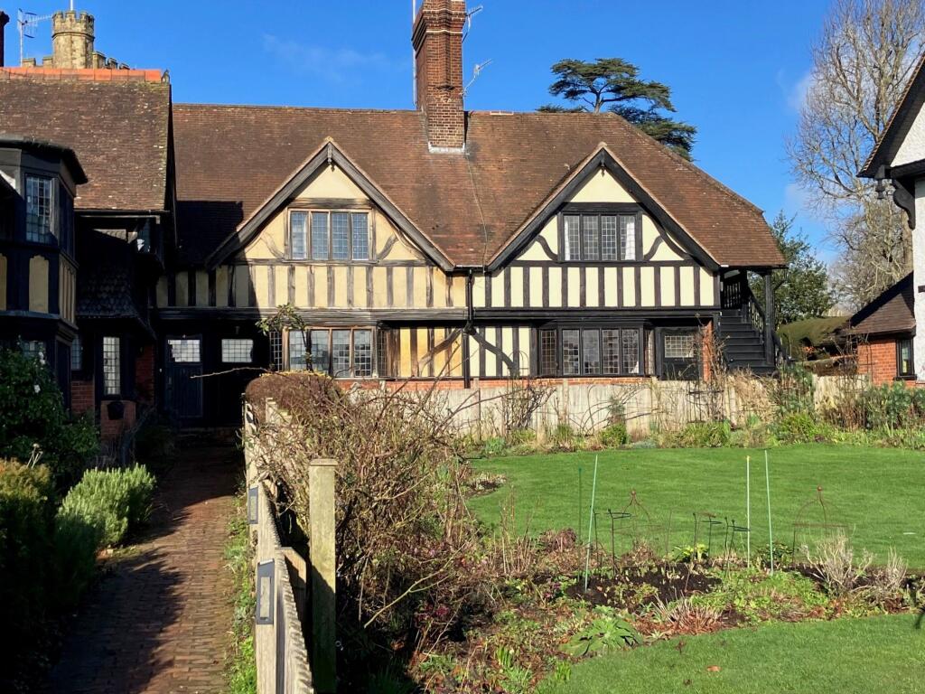 Main image of property: The Green, Leigh, TN11