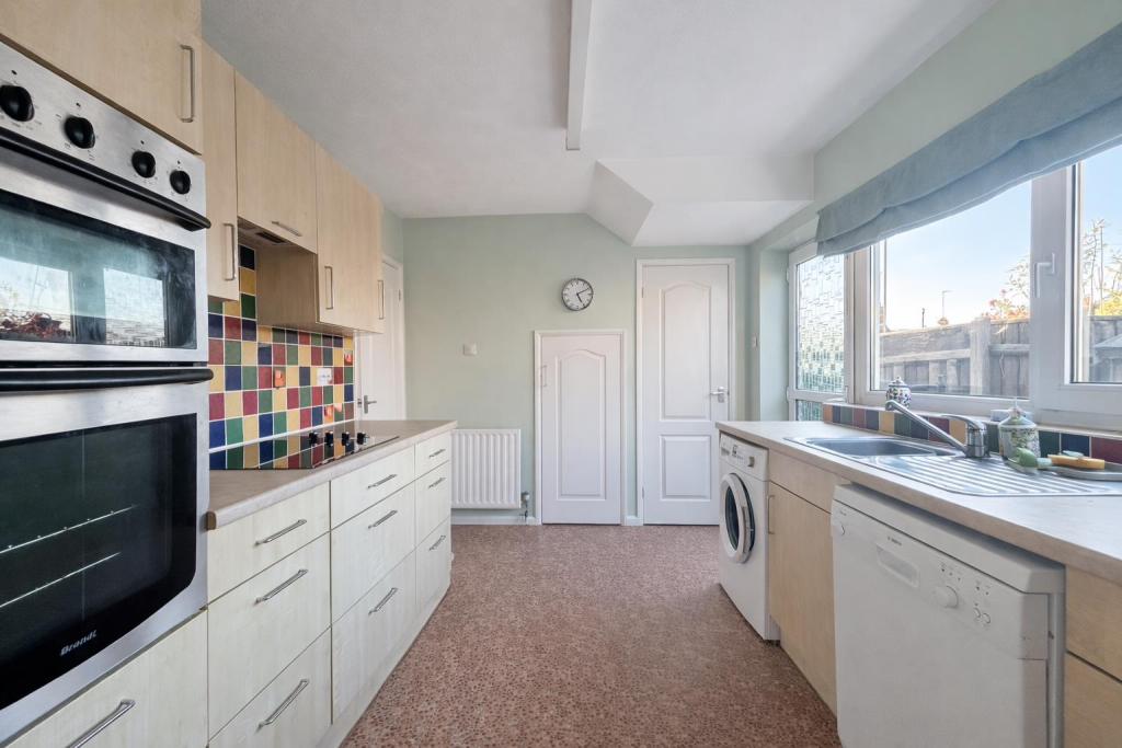 House in Northampton, Abington - More