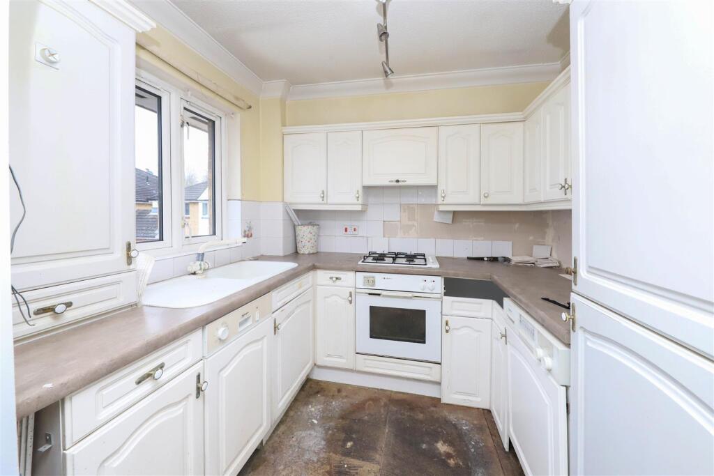 621 Uxbridge Road, Pinner photo 4