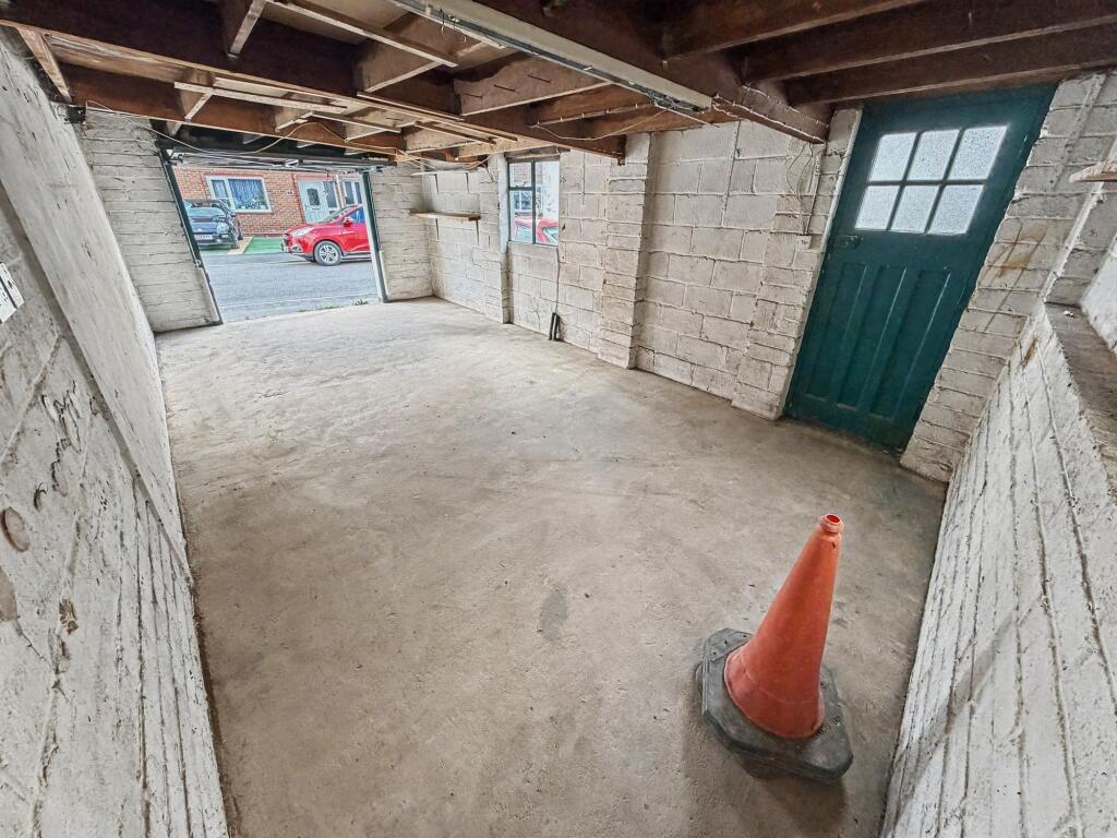 Chapel Street, Tiverton, EX16 - View 5