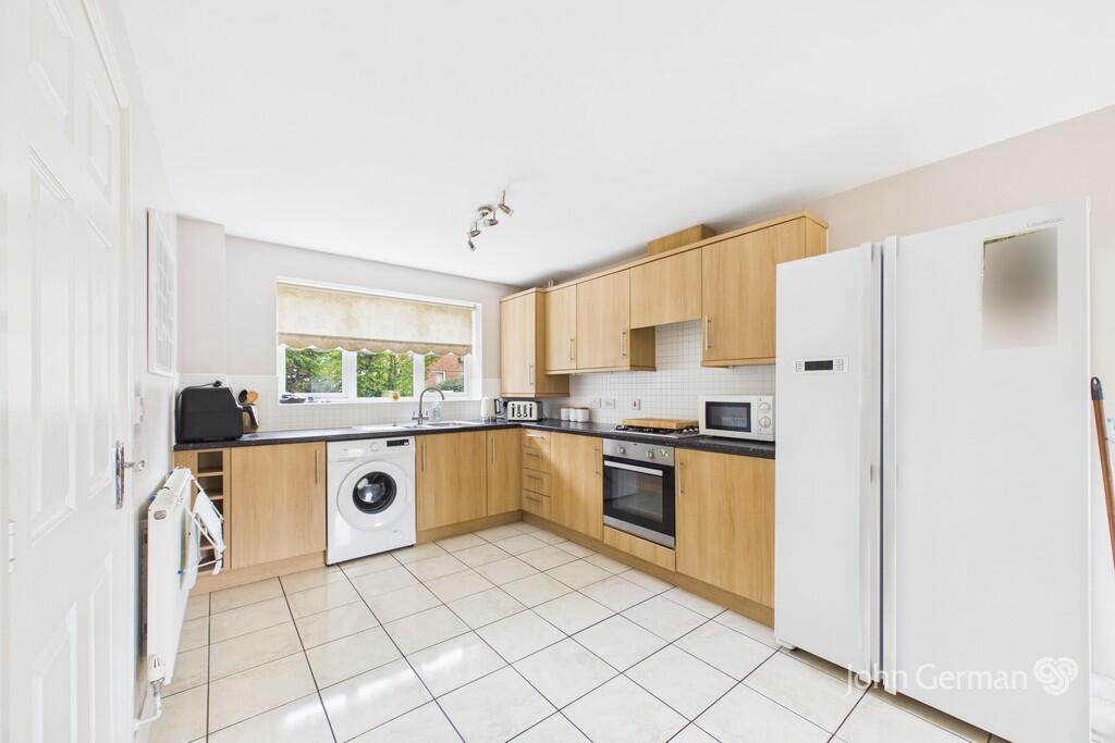 House in Burton-on-Trent, Shobnall - View 4