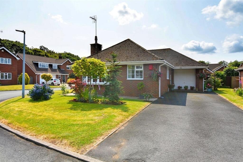 Main image of property: Ravenscroft, Holmes Chapel, CW4