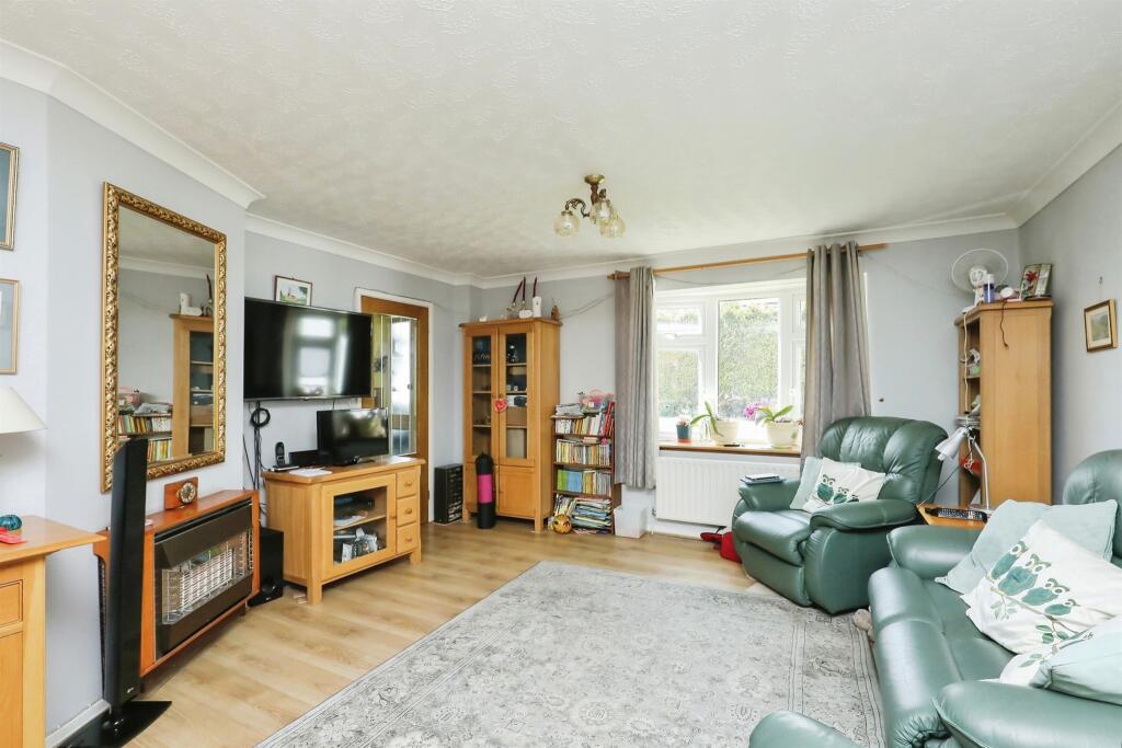 Gwyn Crescent, Fakenham photo 4