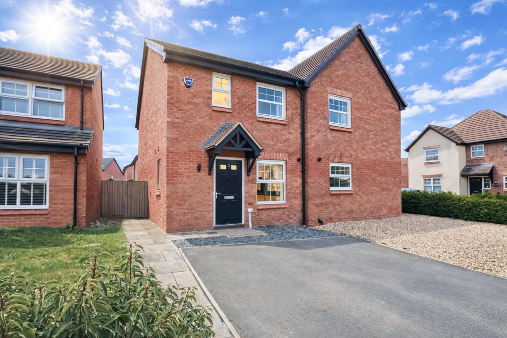 Main image of property: William Stockton Close, Shavington, Cheshire
