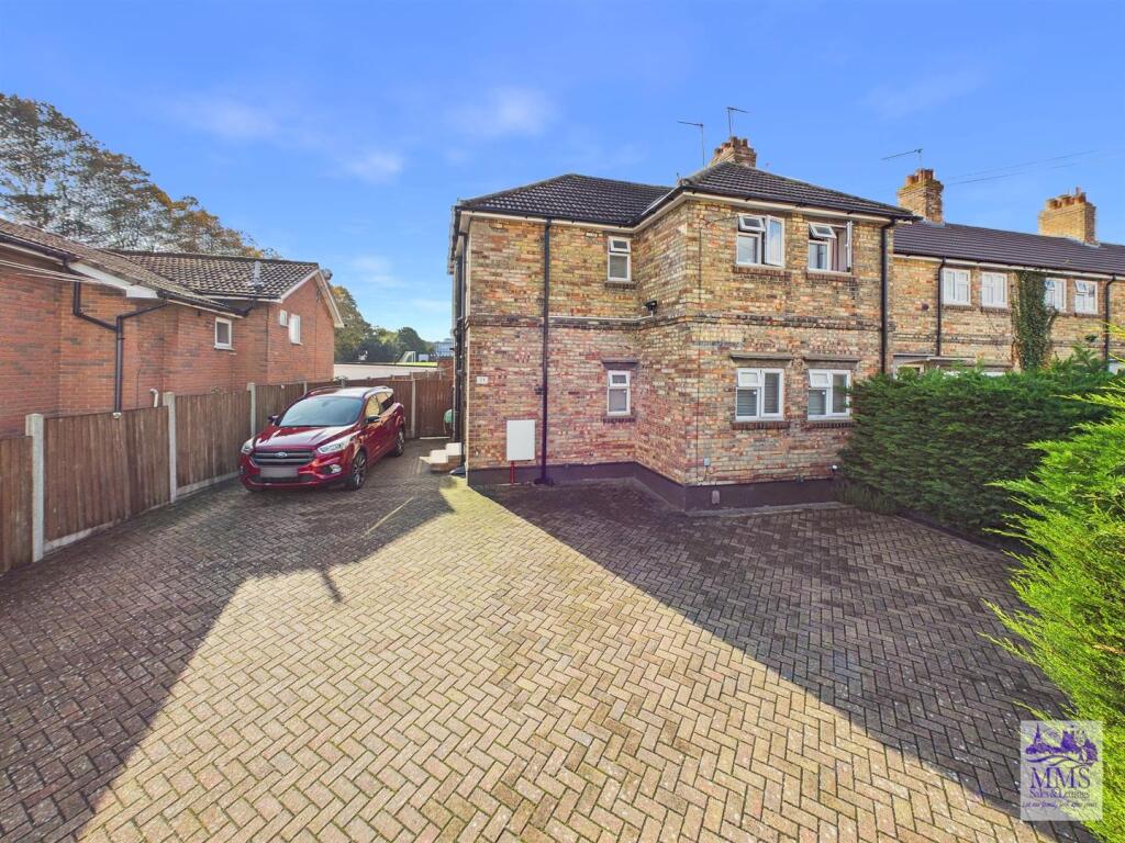 4-bed semi-detached on Breton Road, Rochester, £400,000