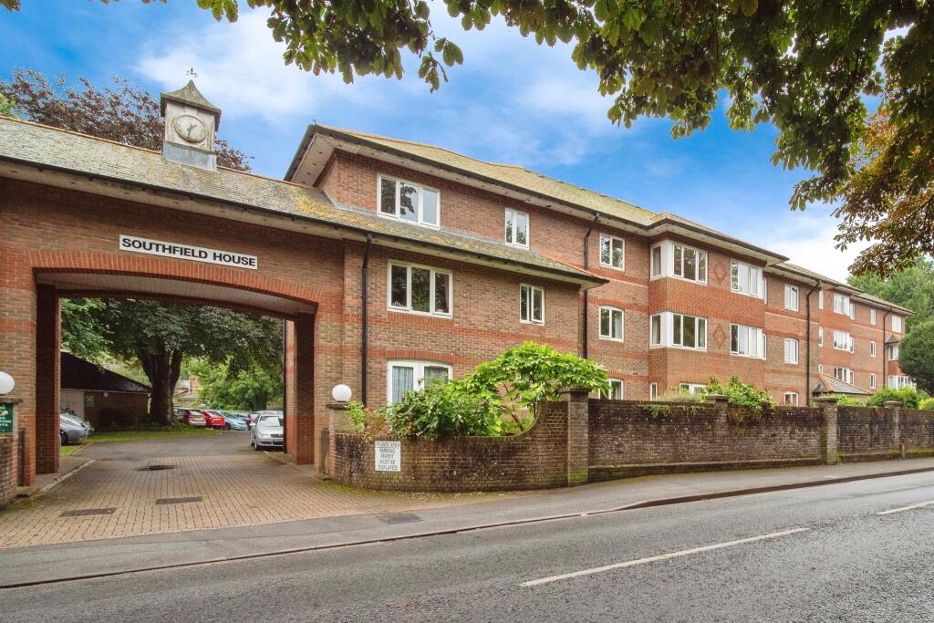 1-bed flat on South Walks Road, Dorchester, £90,000