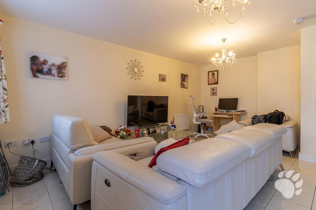 House in Southend-on-Sea - More