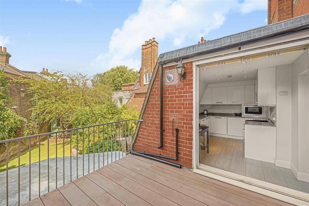 Apartment in London - View 5