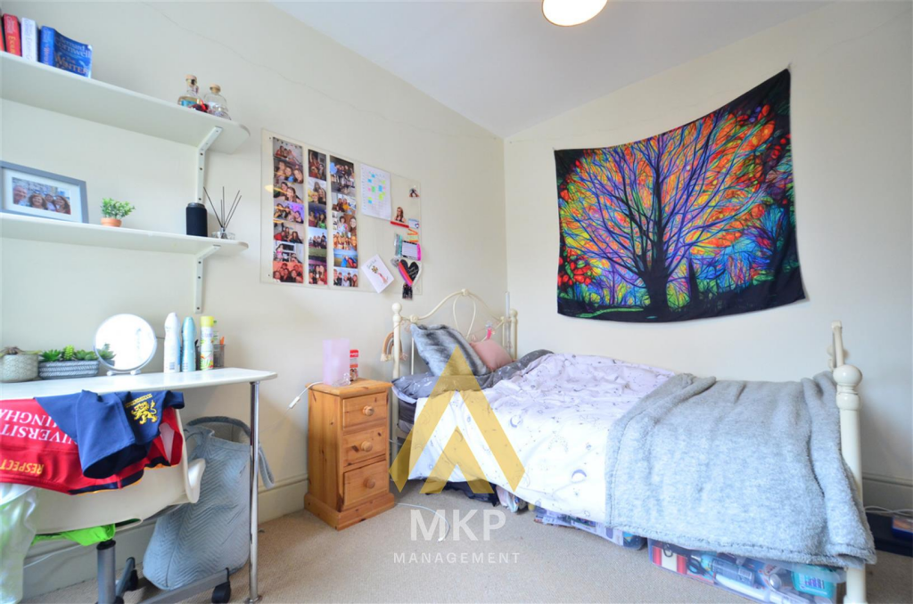 6 bedroom terraced house for rent