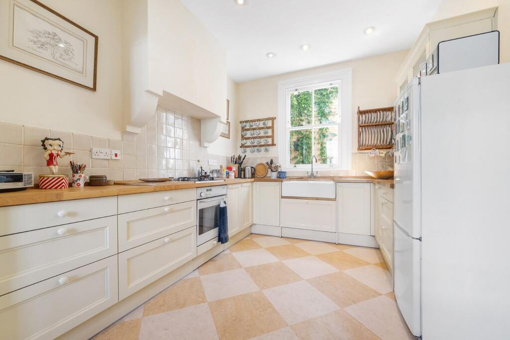 House in London - View 5