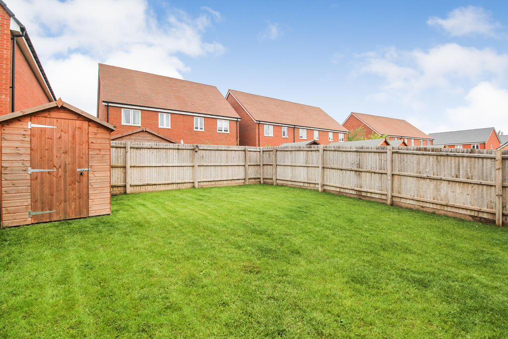 Blakes Boulevard, New Cardington, MK42 photo 4