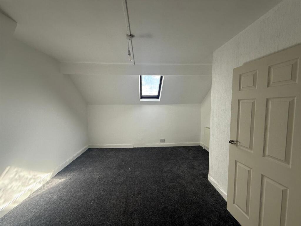 Lingwood Terrace, Bradford photo 5