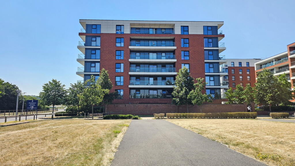 Main image of property: Lockinge House, Kingman Way, Newbury RG14 7GR