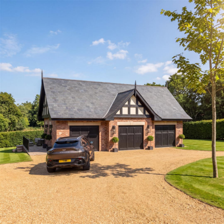 Artist¿s impression of Triple Garage