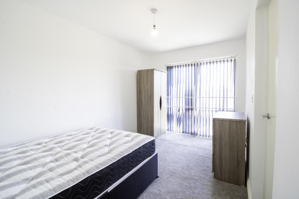 Apartment in Leeds, West Yorkshire - View 5