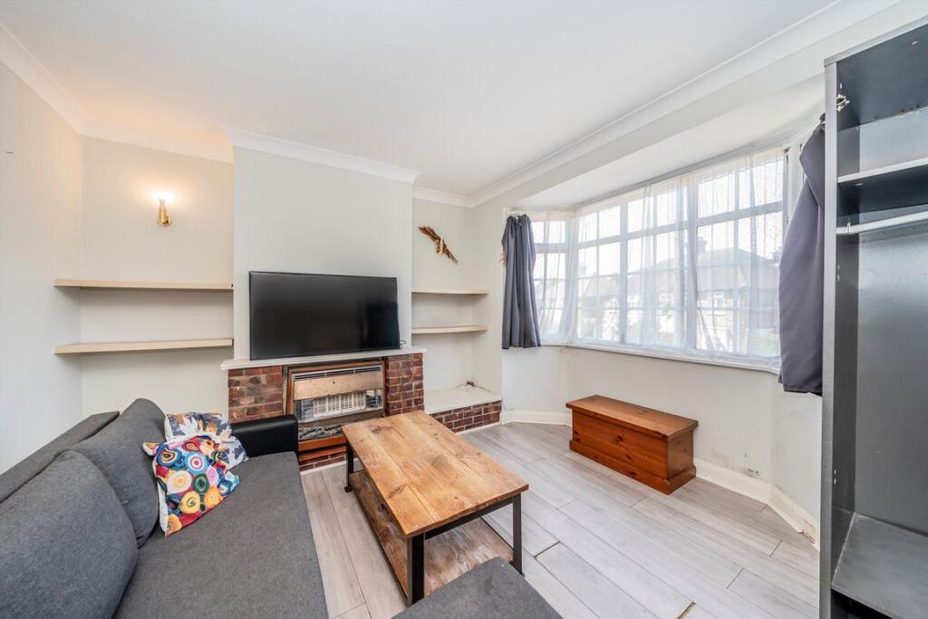 Apartment in Southall - View 4