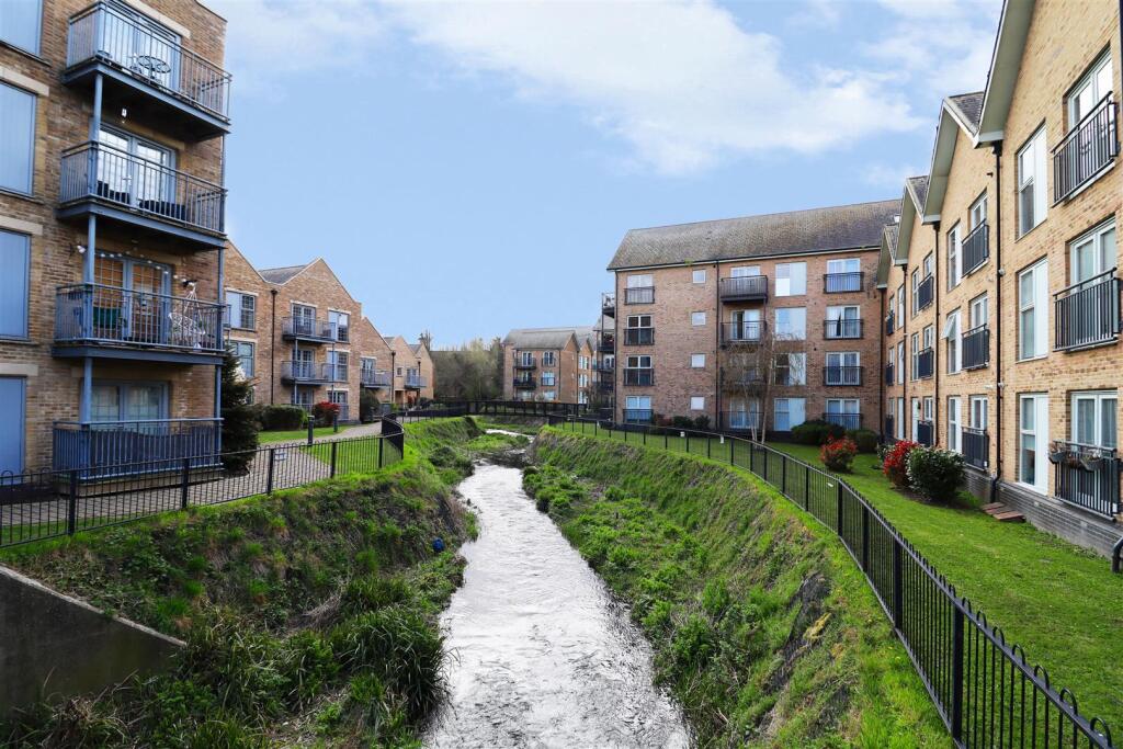 Apartment in Dartford - View 2