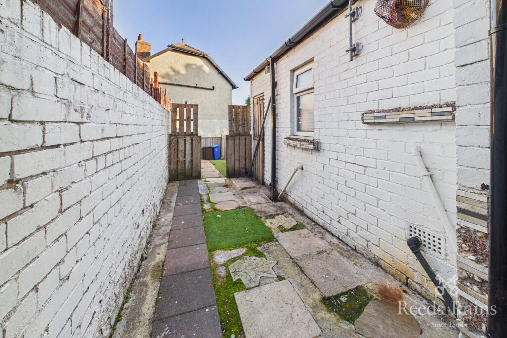 House in Sheffield, South Yorkshire - More