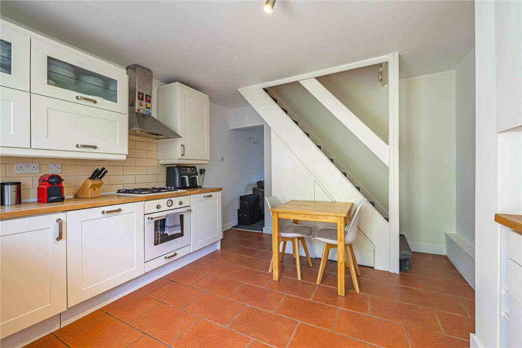 House in Dacorum, Berkhamsted - More