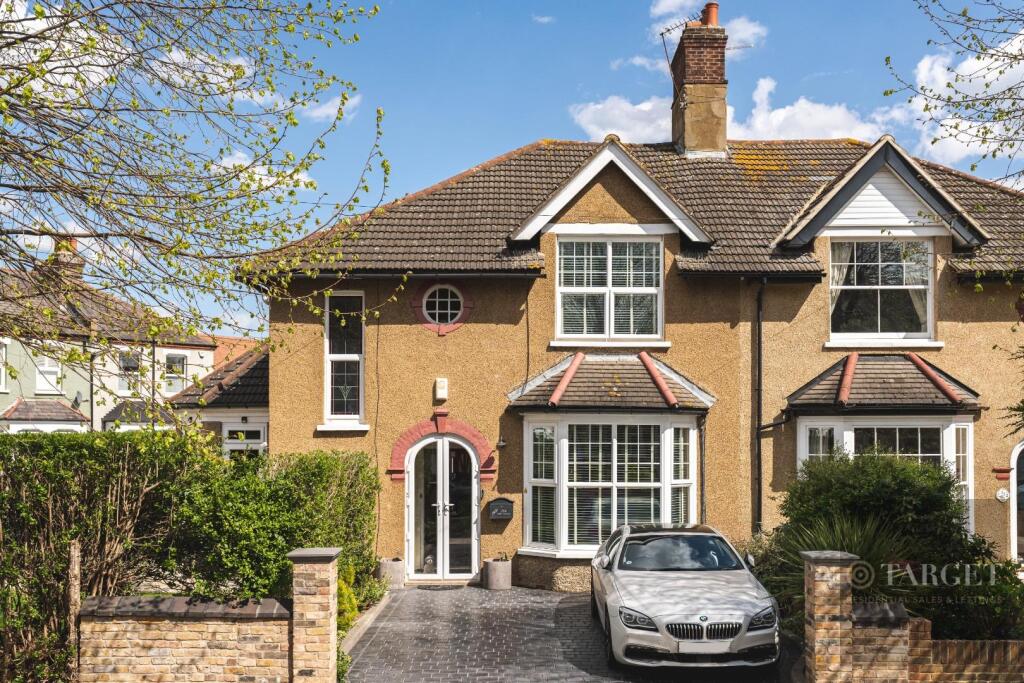 Main image of property: First Avenue, Enfield EN1