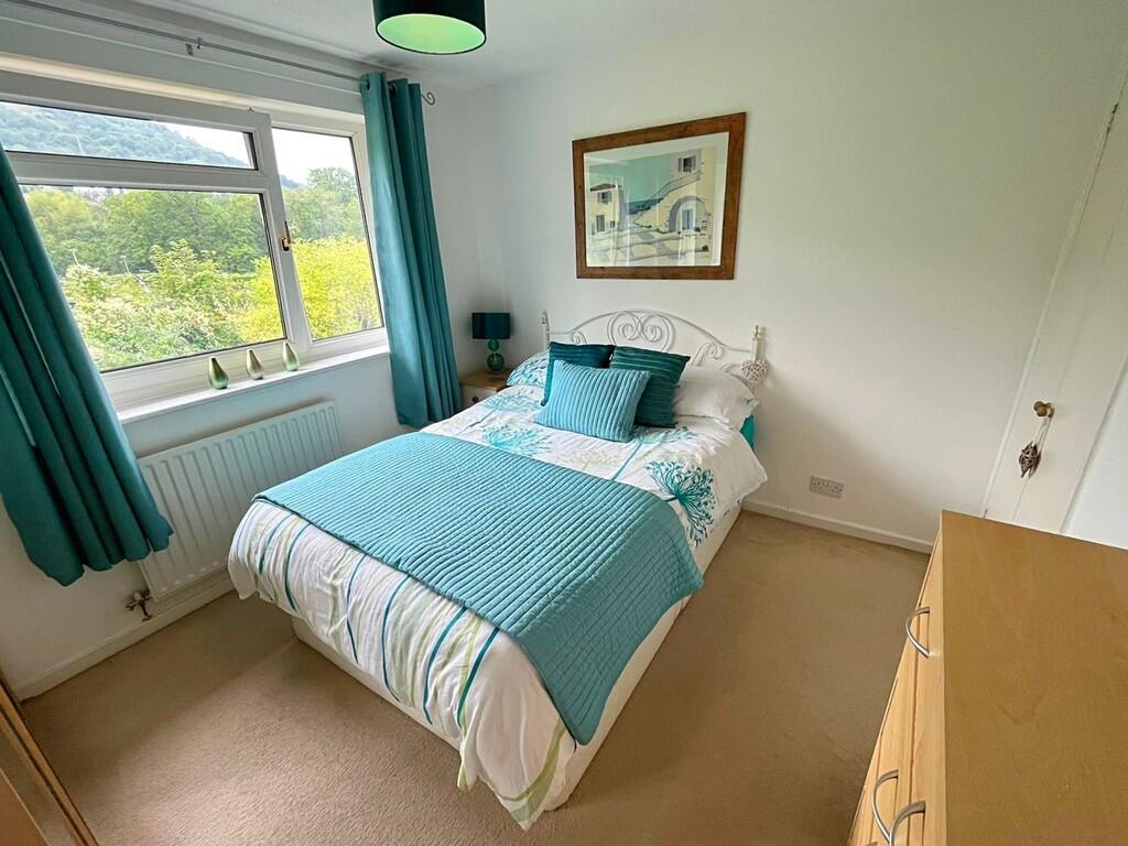 House in Worcester - View 5