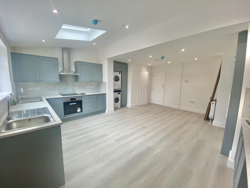 House in Romford - View 3