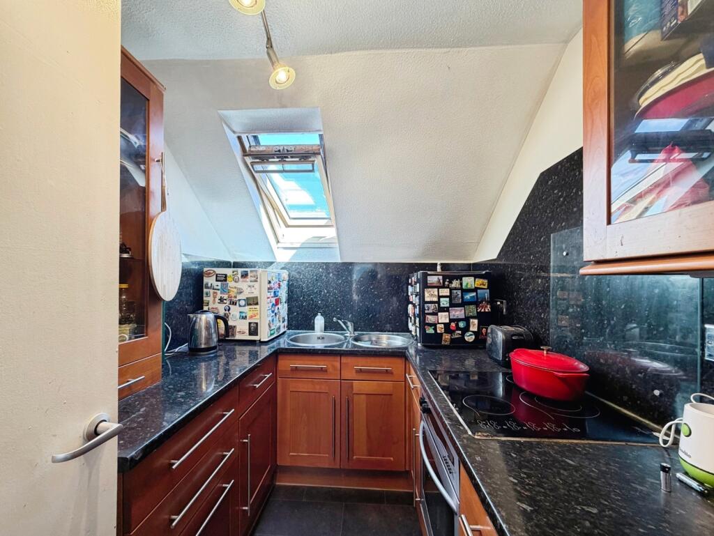 Apartment in Guildford - View 4