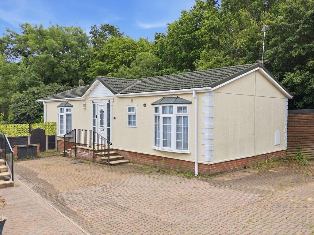 2-bed caravan on Third Avenue , Galley Hill, £225,000
