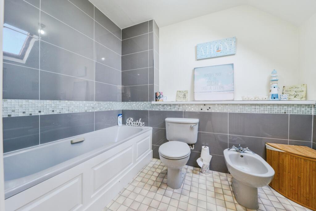 Additional image 10 of Ottway Walk, Welwyn, AL6