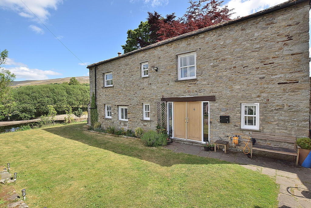 5-bed house on Grinton, £450,000