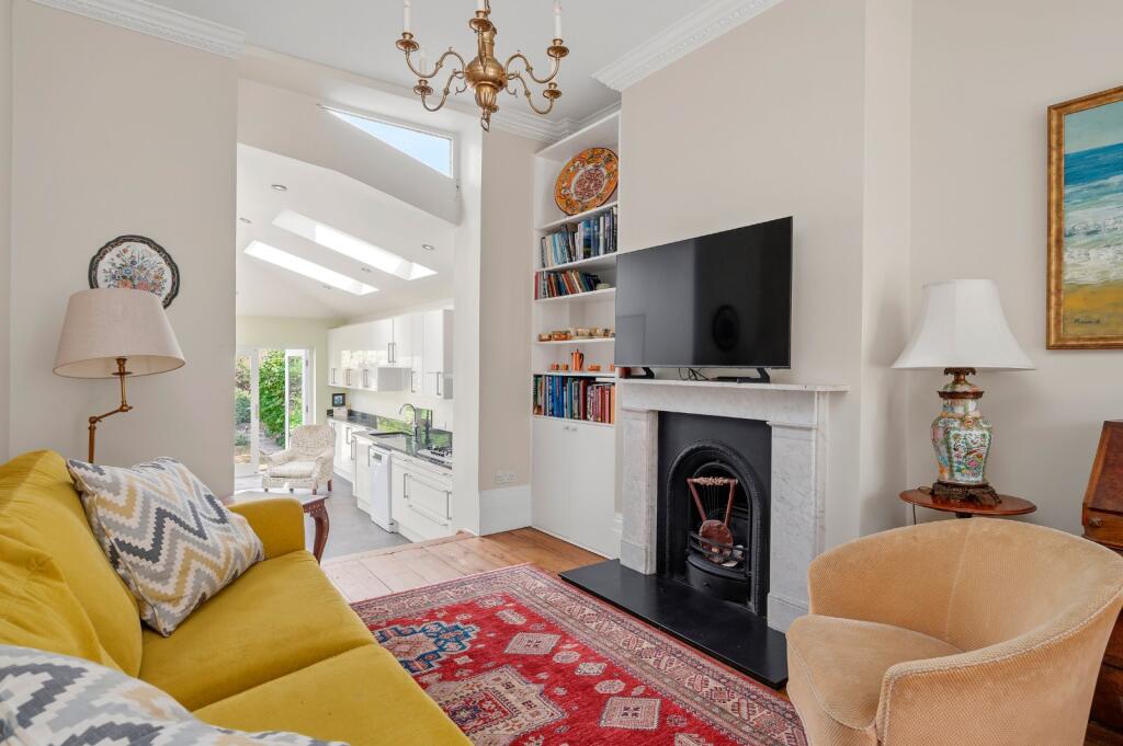 House in London, Victoria Park Village, Hackney - View 3