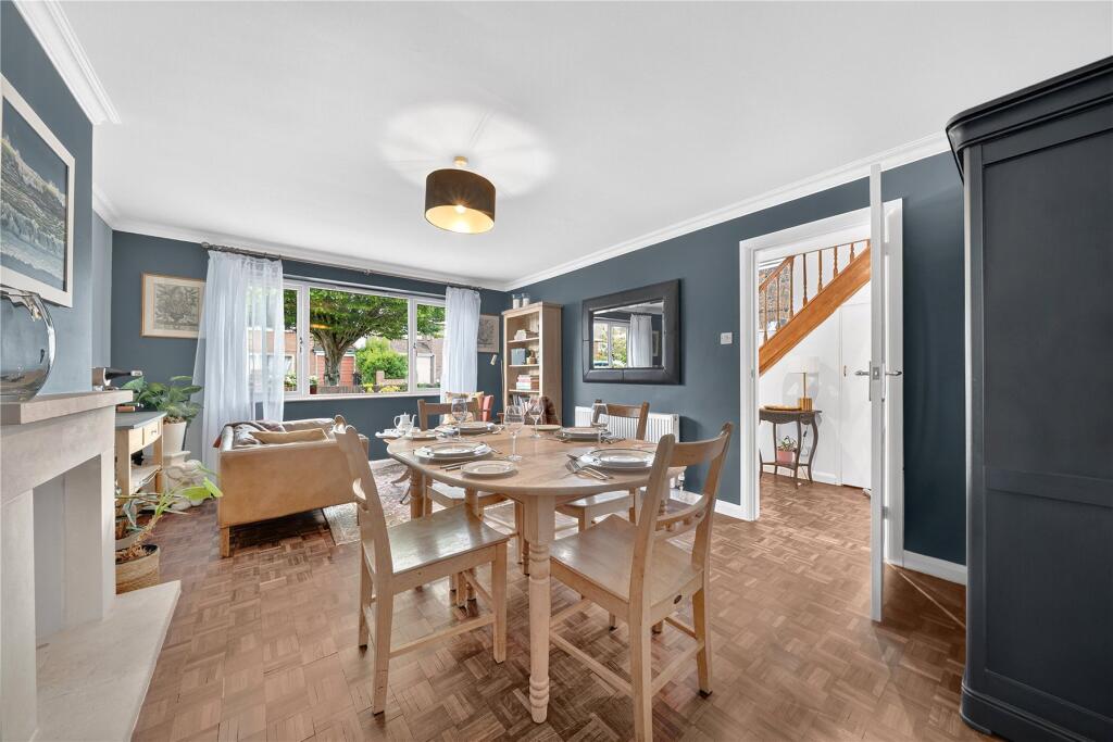 House in Woking, Surrey - View 5