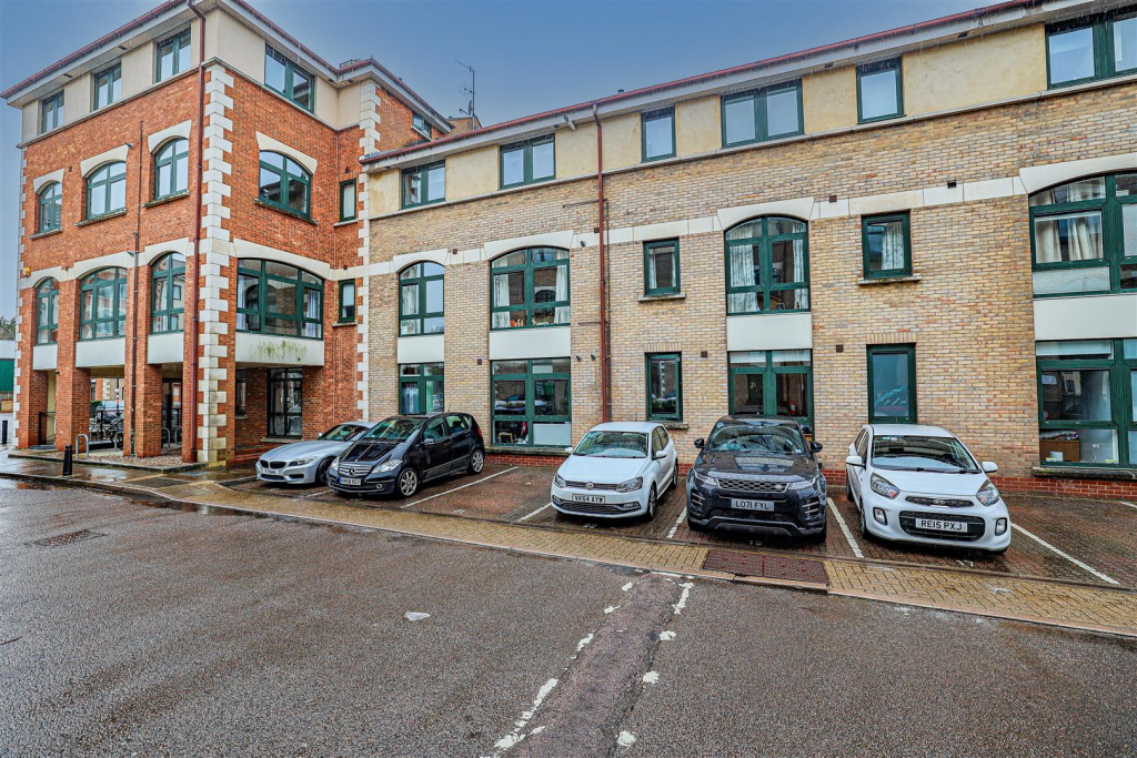 Main image of property: Corner Hall, Hemel Hempstead, HP3