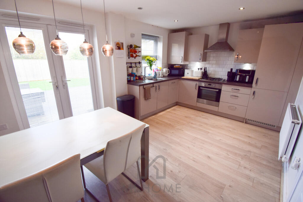 3-bed semi-detached on Wood Close, Kirkham, Preston, PR4, £220,000