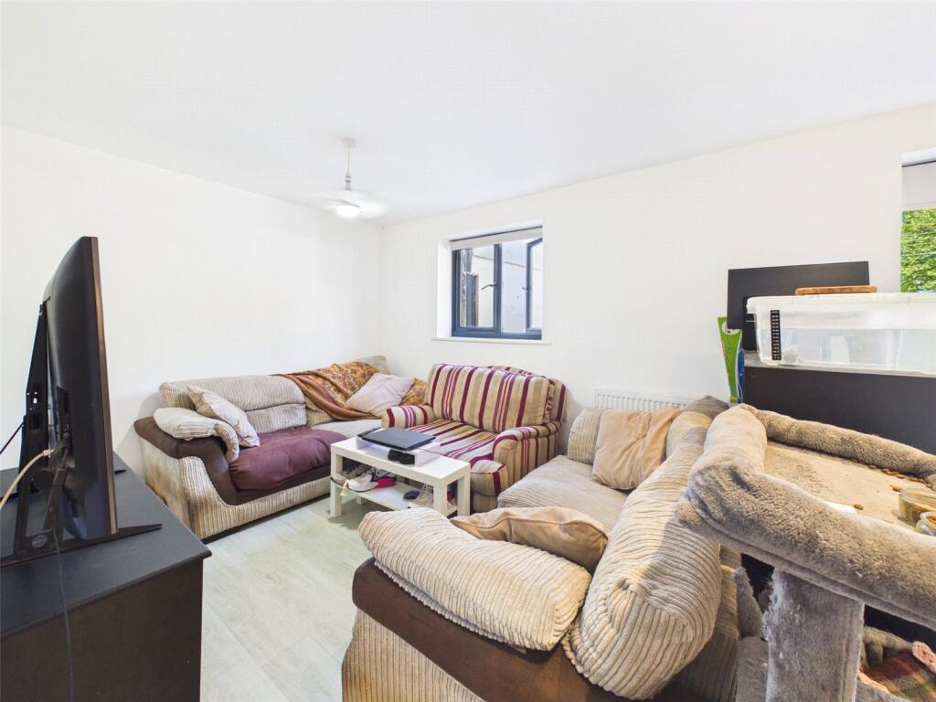 Apartment in Exeter - View 4