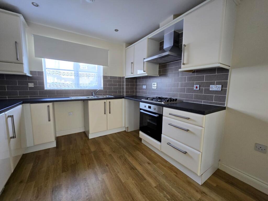 93, Watkins Way, Bideford photo 4