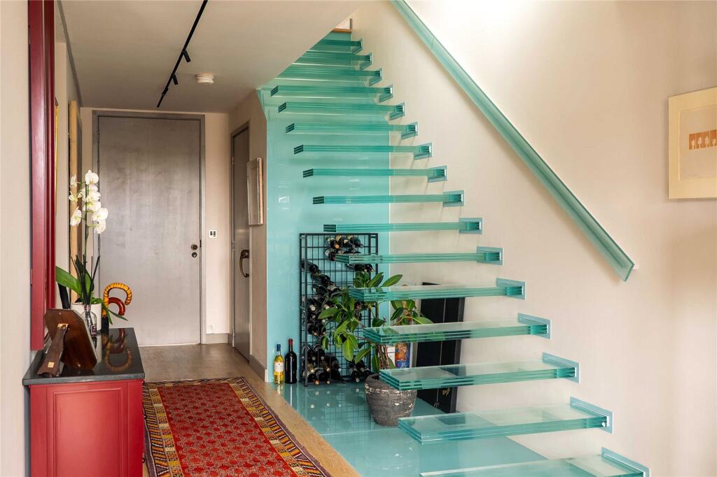 Apartment in London - More