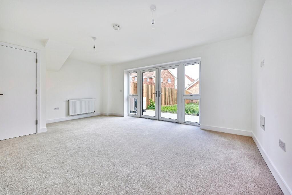 Saxon Drive, Great Chesterford, Saffron Walden photo 2
